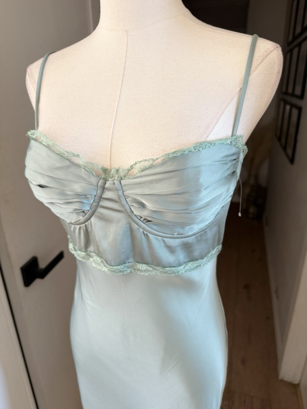 Astr Florianne Satin Maxi Dress in Sage Sz S - Picture 4 of 8